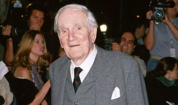 desmond llewelyn